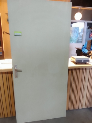 Porte en bois beige