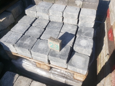 Pavés gris divers