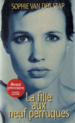 La Fille aux neuf perruques