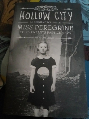 Miss Peregrine et les enfants particuliers, tome 2 : Hollow City (sous blister)