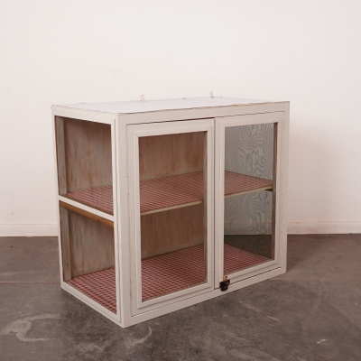 Garde-manger en bois peint