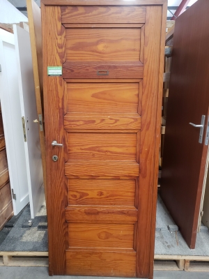 Porte en pin