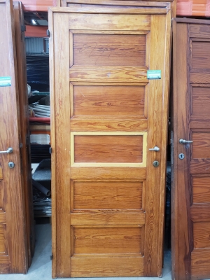 Porte en pin