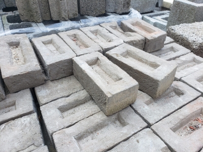 Briques de façade grises