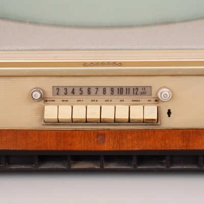 Poste de télévision ancien - SU0043