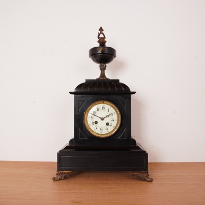 Horloge de cheminée en marbre noir