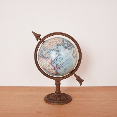 Globe terrestre de bureau avec base en fonte vintage