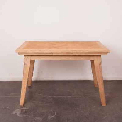 Table avec allonges en bois aérogommé