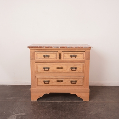 Commode en bois aérogommé