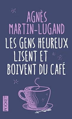 Les gens heureux lisent et boivent du café