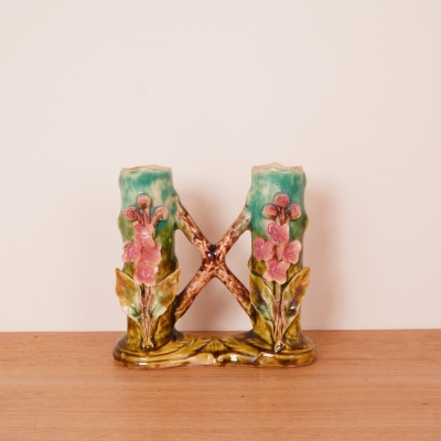 Vase en barbotine vintage