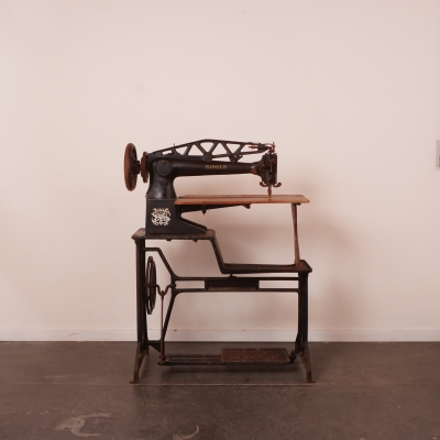 Machine à coudre Singer 29K62 à bras cylindrique, utilisée pour la réparation de chaussures ou la couture du cuir et d'autres matériaux épais