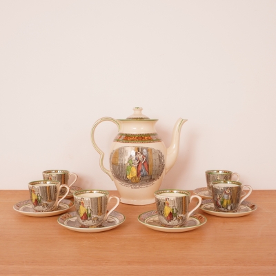 Service à café en porcelaine 