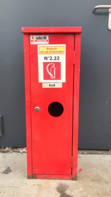Armoire pour extincteur