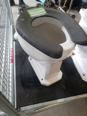 WC incomplet sortie verticale