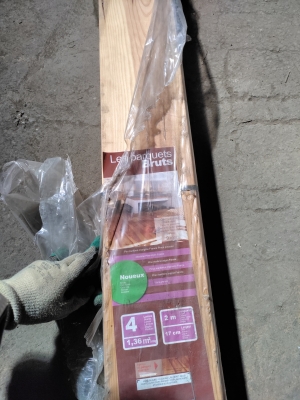 Parquet pin massif noeux