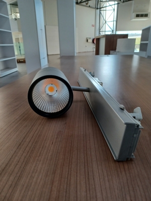 Spot suspension argent