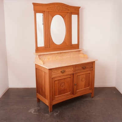 Coiffeuse en bois aérogommé et marbre