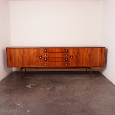 Meuble enfilade en bois exotique