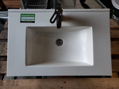Lavabo avec robinet