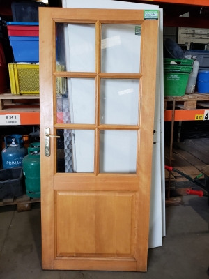 Porte vitrée en bois