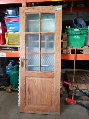 Porte vitrée en bois