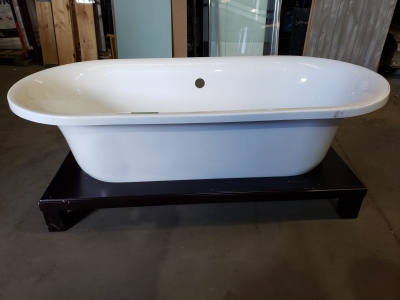 Baignoire sur support