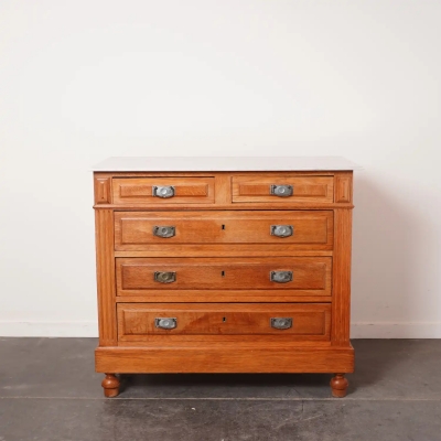 Commode en chêne, plateau en marbre blanc