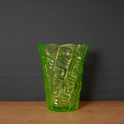 Vase en verre d'ouraline vintage