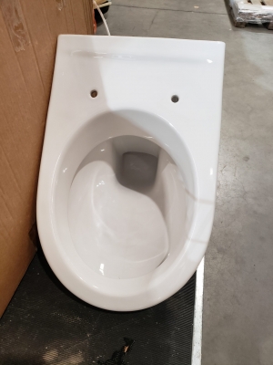 WC suspendu avec réservoir