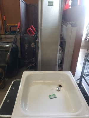 Bac de douche avec paroi