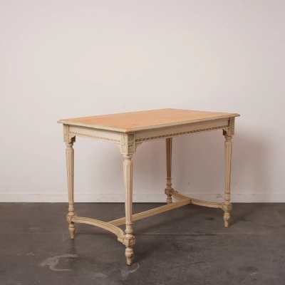 Table d'appoint style Louis XVI en bois peint