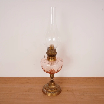 Lampe à pétrole en verre coloré rose et métal doré vintage
