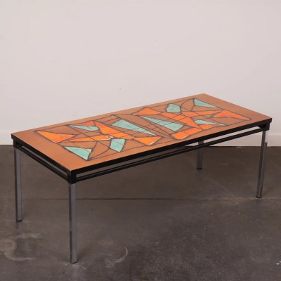 Table basse carreaux céramique, piétement en métal chromé vintage