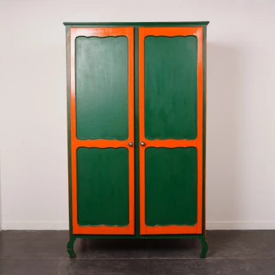 Armoire/garde robe en bois peint vintage