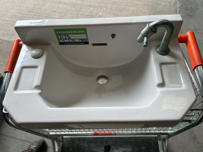 Lavabo avec robinet