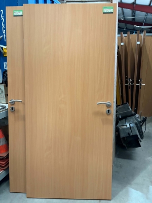 Porte en bois pleine