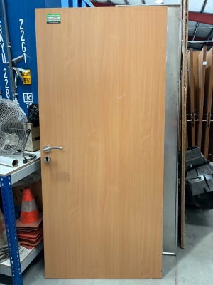 Porte en bois pleine