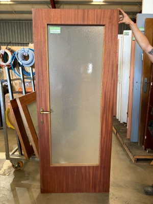 Porte en bois vitrée