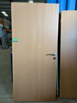 Porte en bois pleine