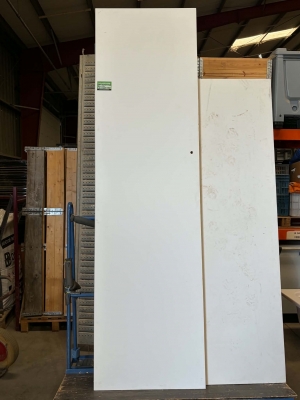 Porte en bois blanc