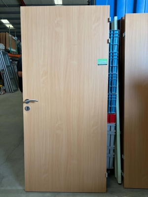 Porte en bois pleine