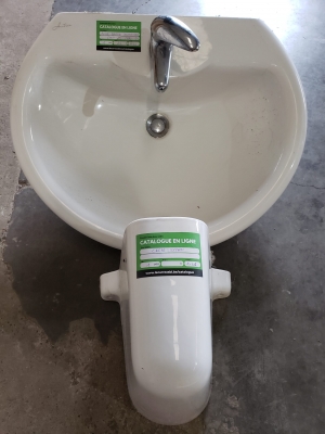 Lavabo avec robinet + cache