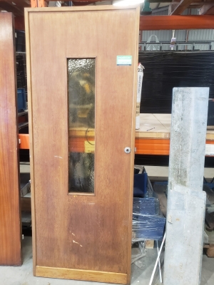 Porte en bois vitrée