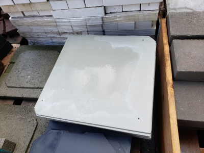 Ardoises grises en fibre-ciment