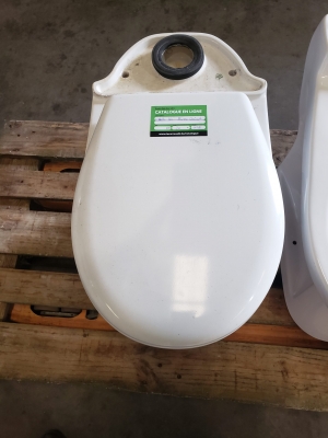 Cuvette WC évacution verticale