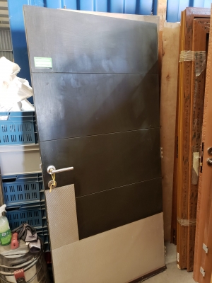 Porte en bois pleine