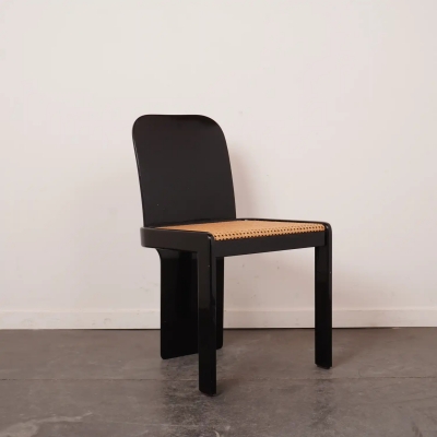 Elégante chaise conçue par le célèbre designer Pierluigi Molinari pour Pozzi