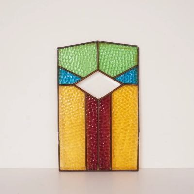 Vitrail de fenêtre en verre coloré vintage