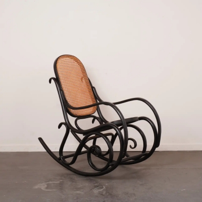 Fauteuil à bascule n°21 Thonet - 